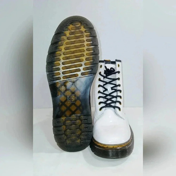 DR.MARTENS ZAVALA LEATHER BOOTS. - Picture 6 of 9